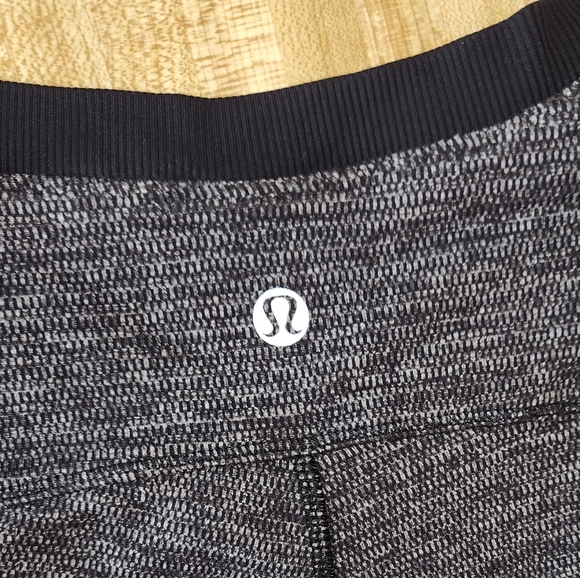 LULULEMON Base Runner Long Sleeve, size 6 - Picture 5 of 13